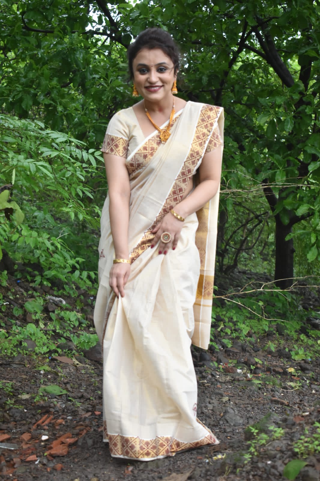 Buy PRAJVAL Woven Kanjivaram Jacquard, Pure Silk White Sarees Online @ Best  Price In India | Flipkart.com
