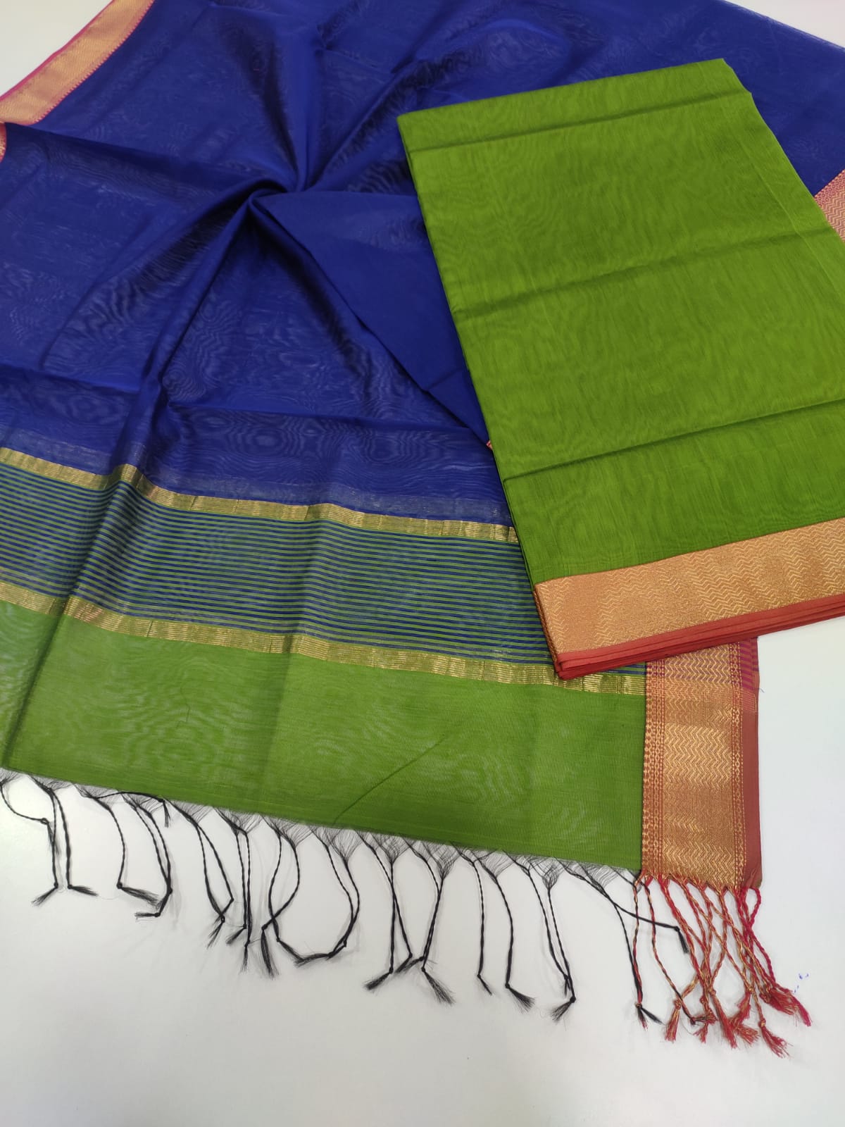 Maheshwari Silk Cotton Suit Material - Green WEAVERS BOUTIQUE Maheshwari Silk Cotton Suit Material - Green WEAVERS BOUTIQUE